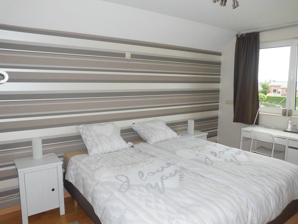 Chez Paul Bed & Breakfast Ieper Bagian luar foto